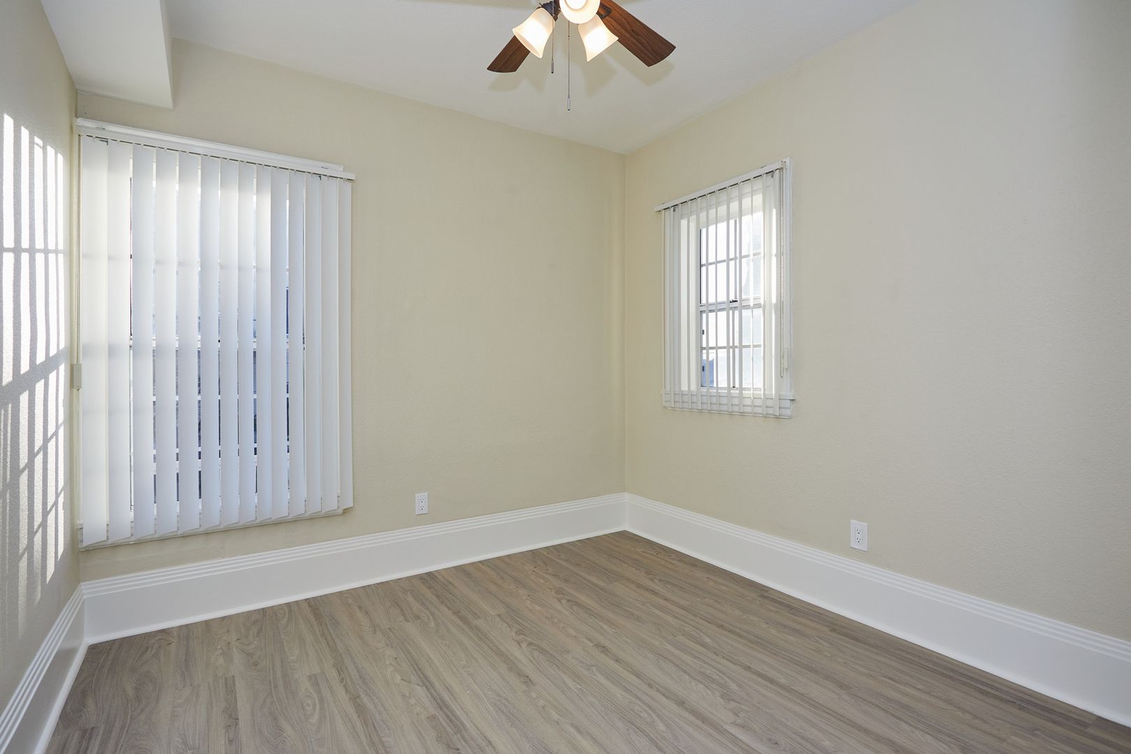 Los Angeles Apartment: 1840 W 11th Place