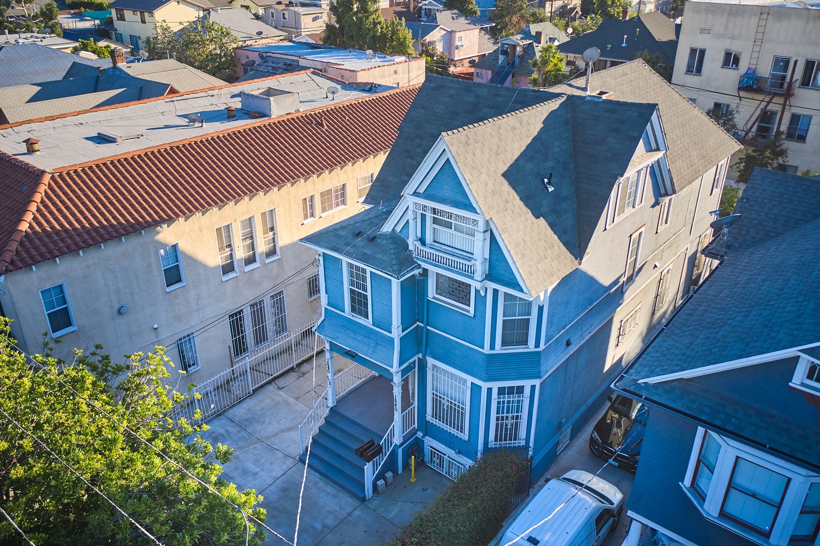 Los Angeles Apartment: 1840 W 11th Place