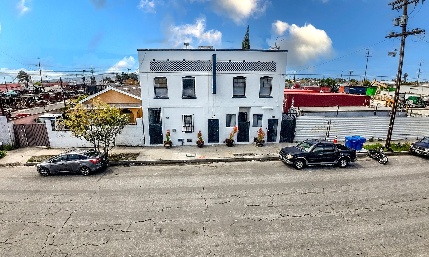 Wilmington Apartment: 819-823 Flint Avenue