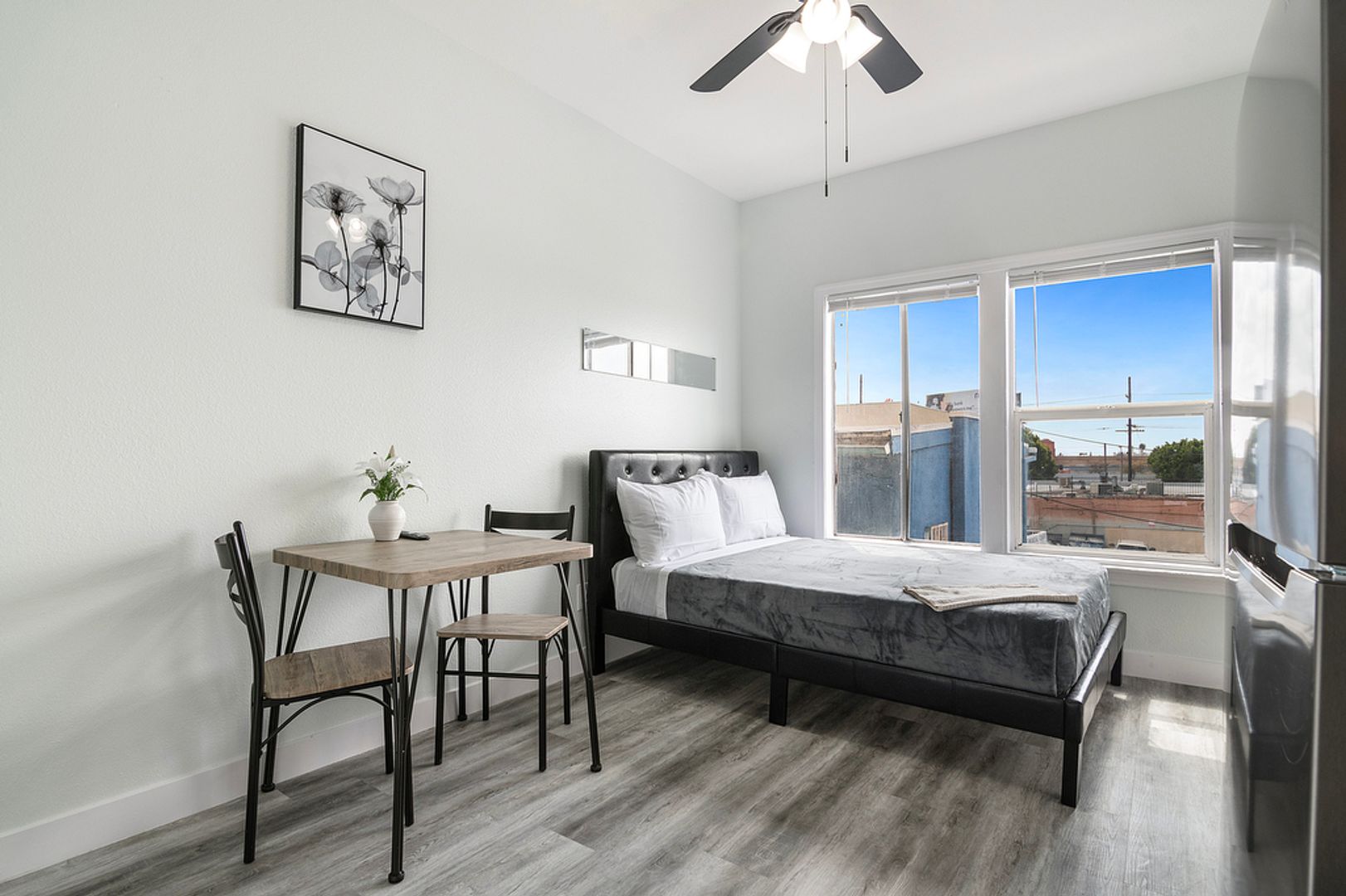 Los Angeles Apartment: 323 N Soto Street