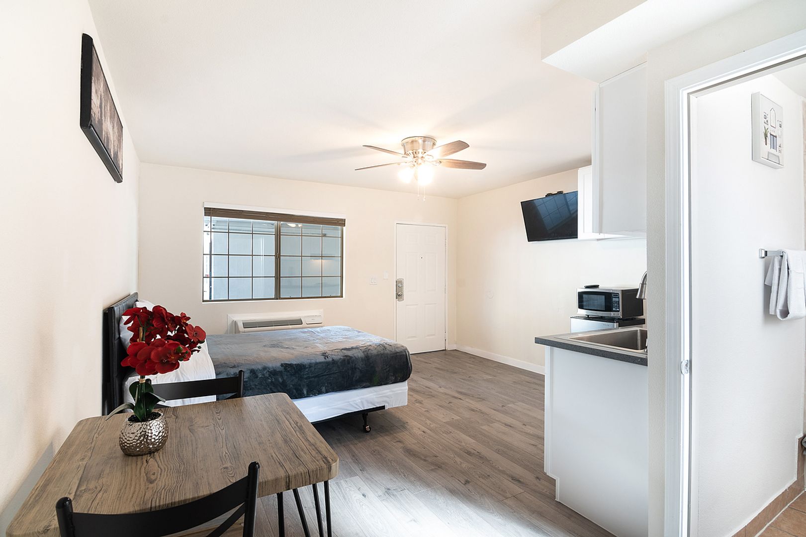 Los Angeles Apartment: 2025 W 3rd Street