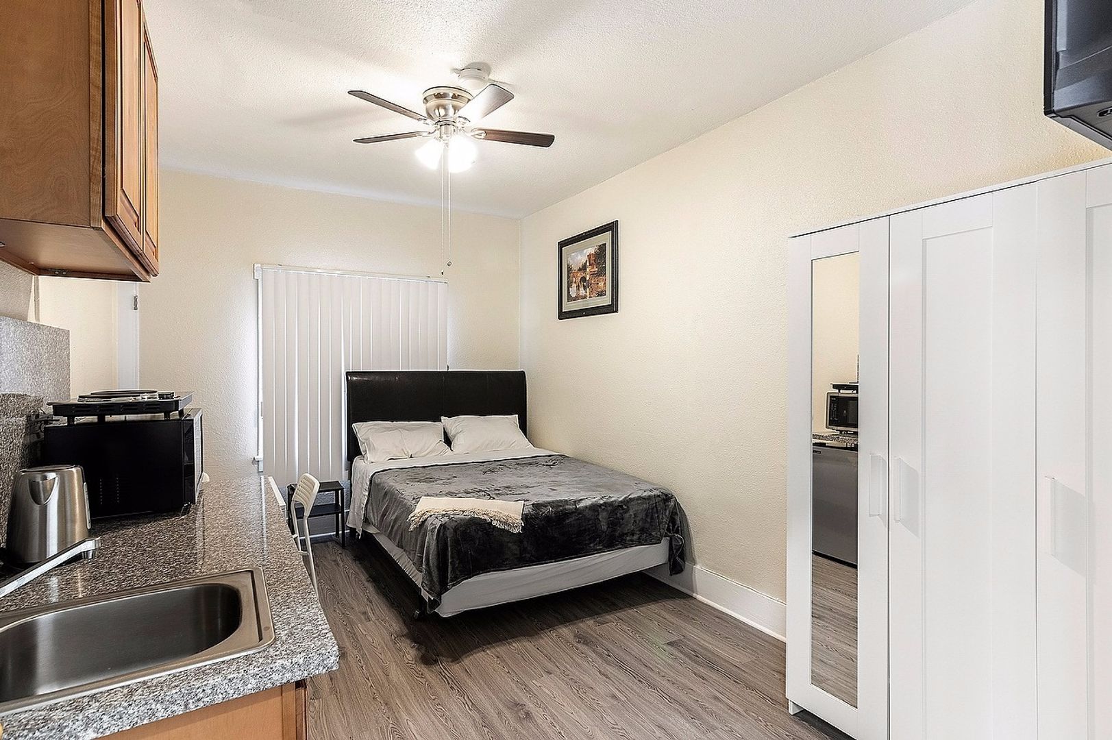San Pedro Apartment: 1219 S Palos Verdes Street