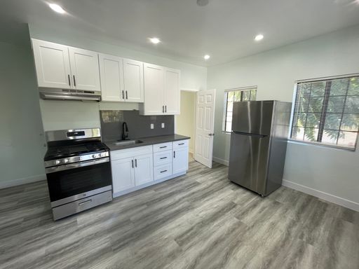 Modern 1-Bedroom, 1-Bath – Newly Remodeled & Move-In Ready! – photo 1
