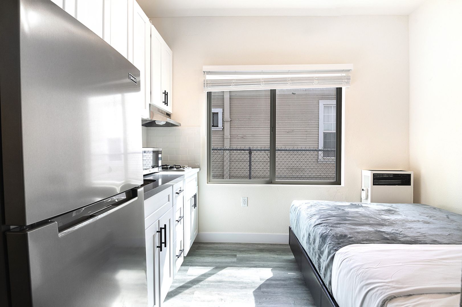 Los Angeles Apartment: 440 E 27th Street