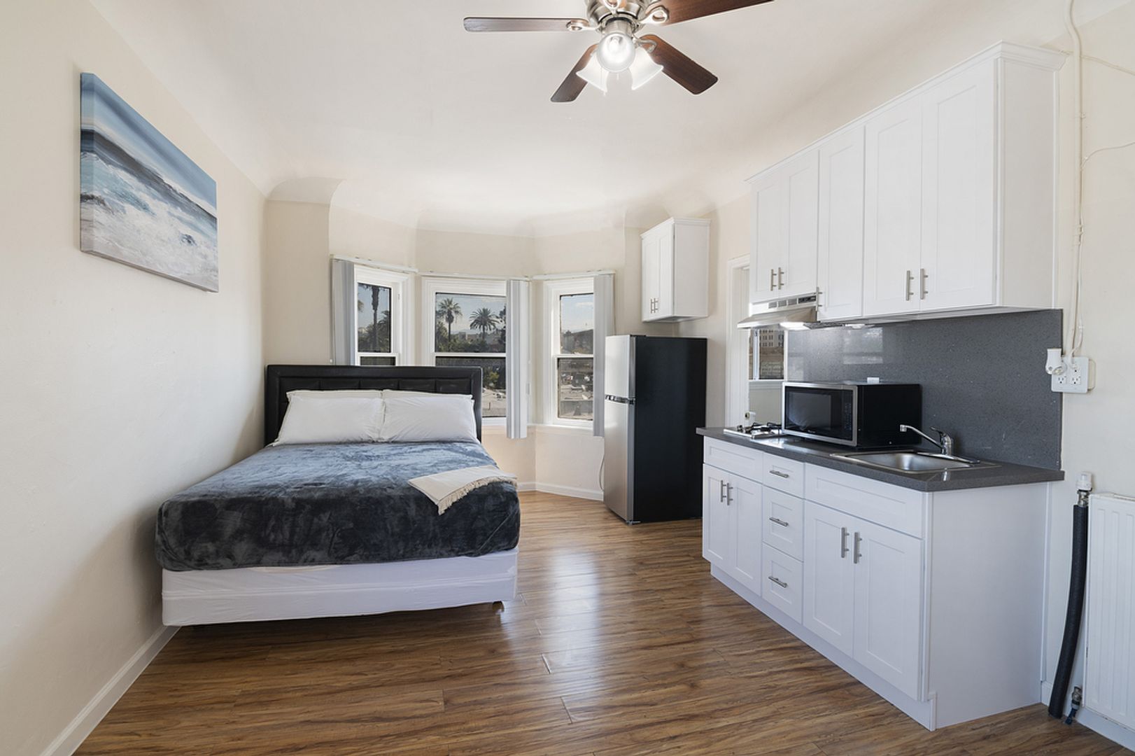 Los Angeles Apartment: 725 S Alvarado Street