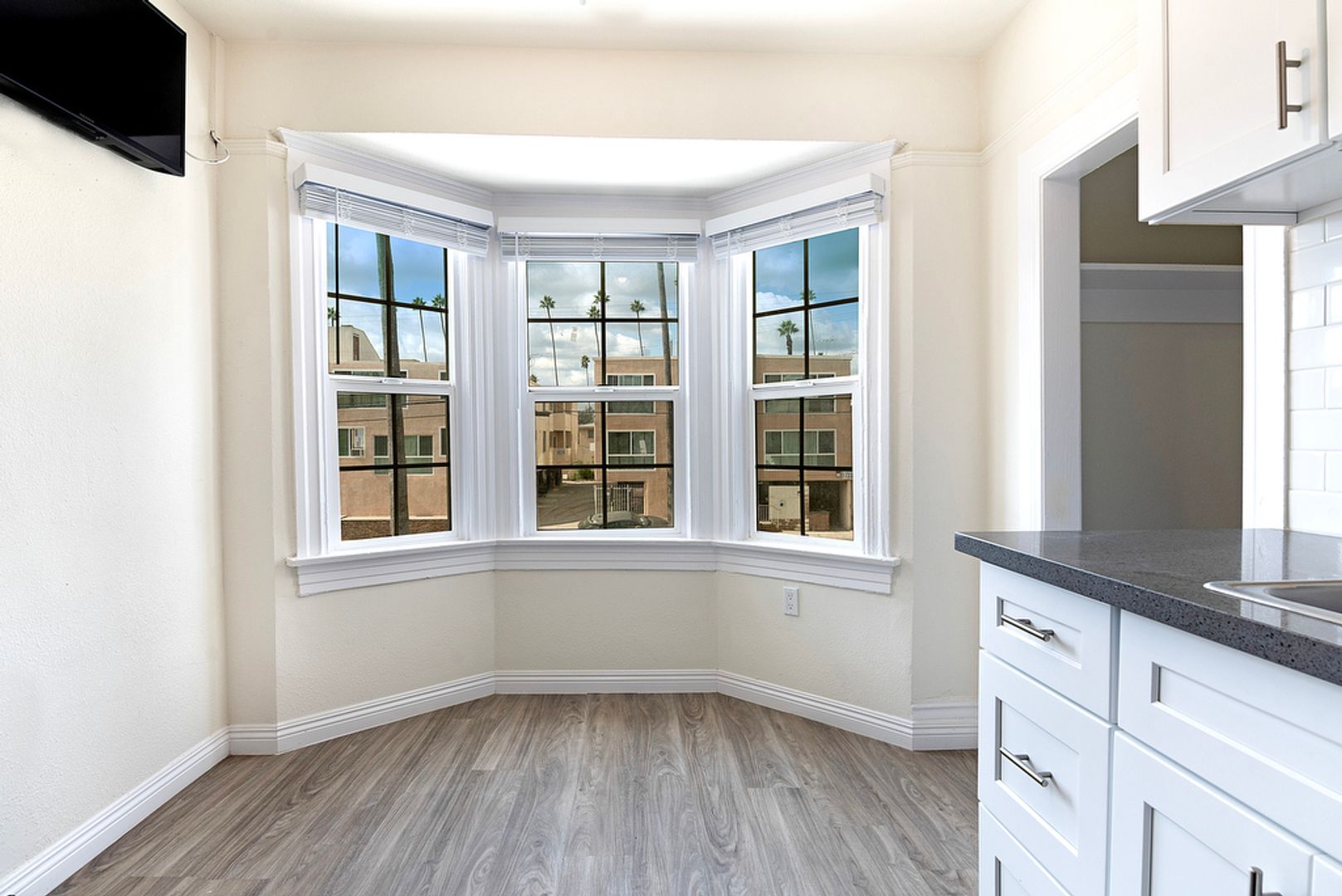 Los Angeles Apartment: 1732 N Wilton Place