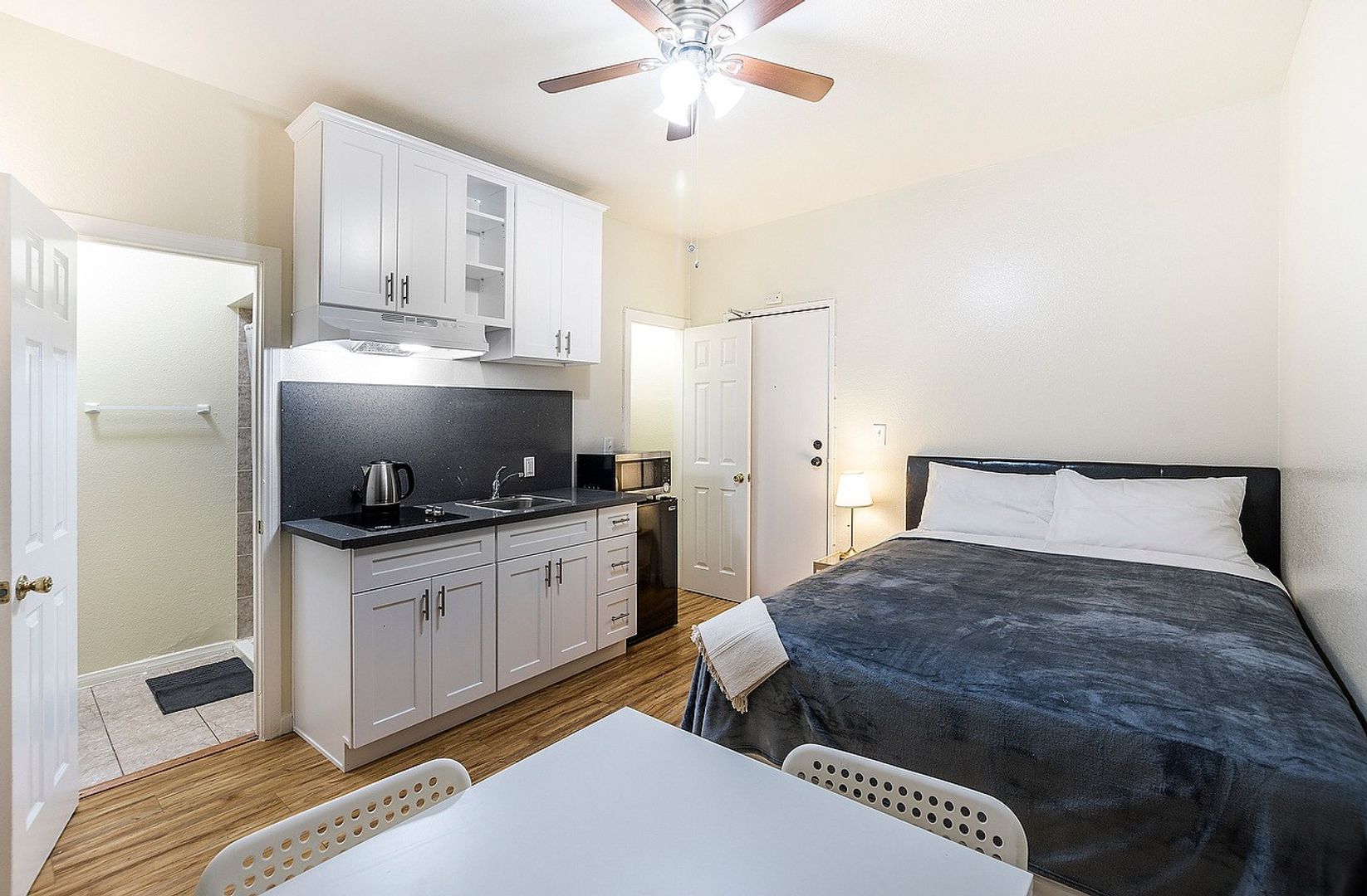 Los Angeles Apartment: 150 N Soto Street