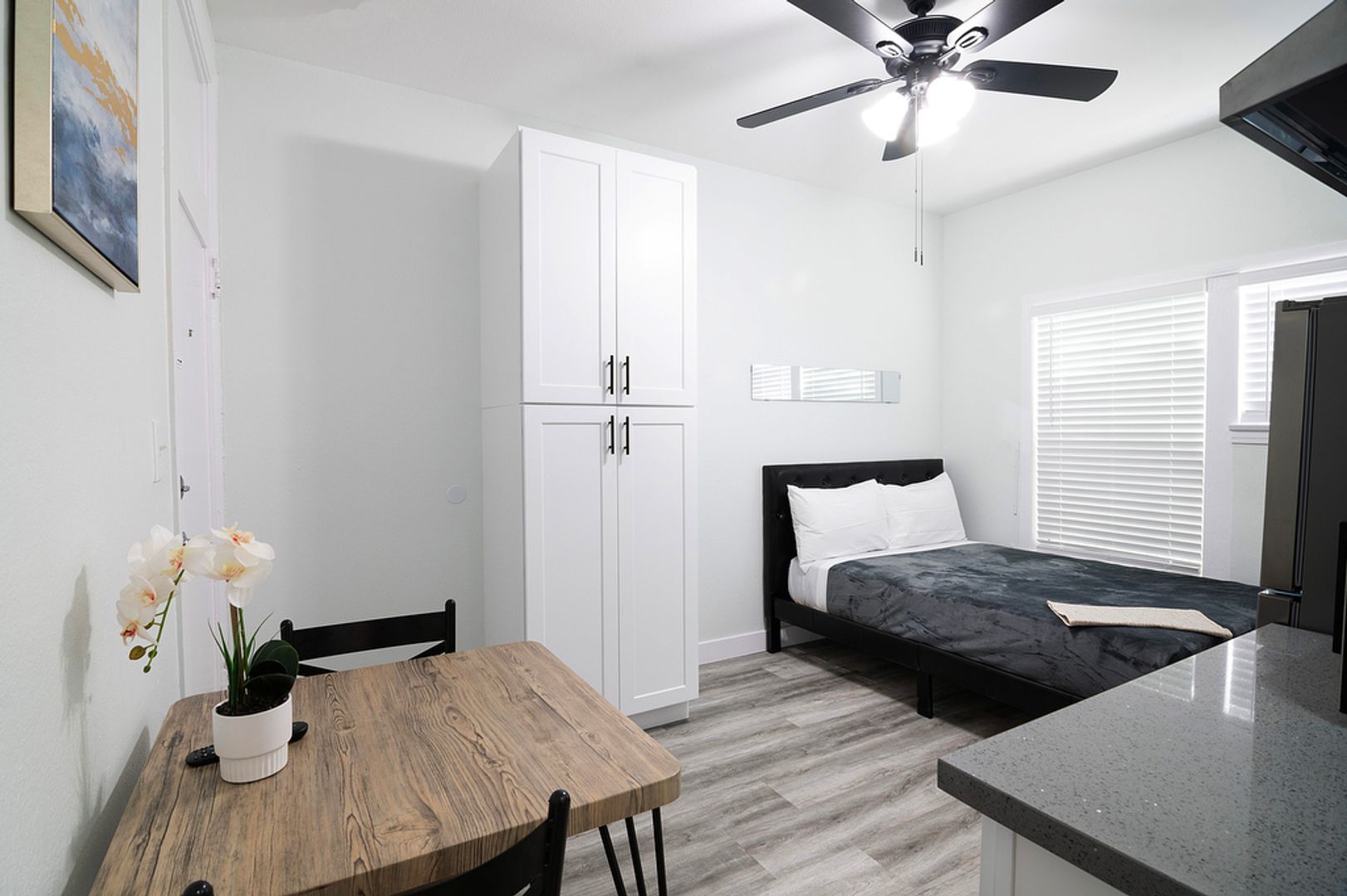 Los Angeles Apartment: 323 N Soto Street