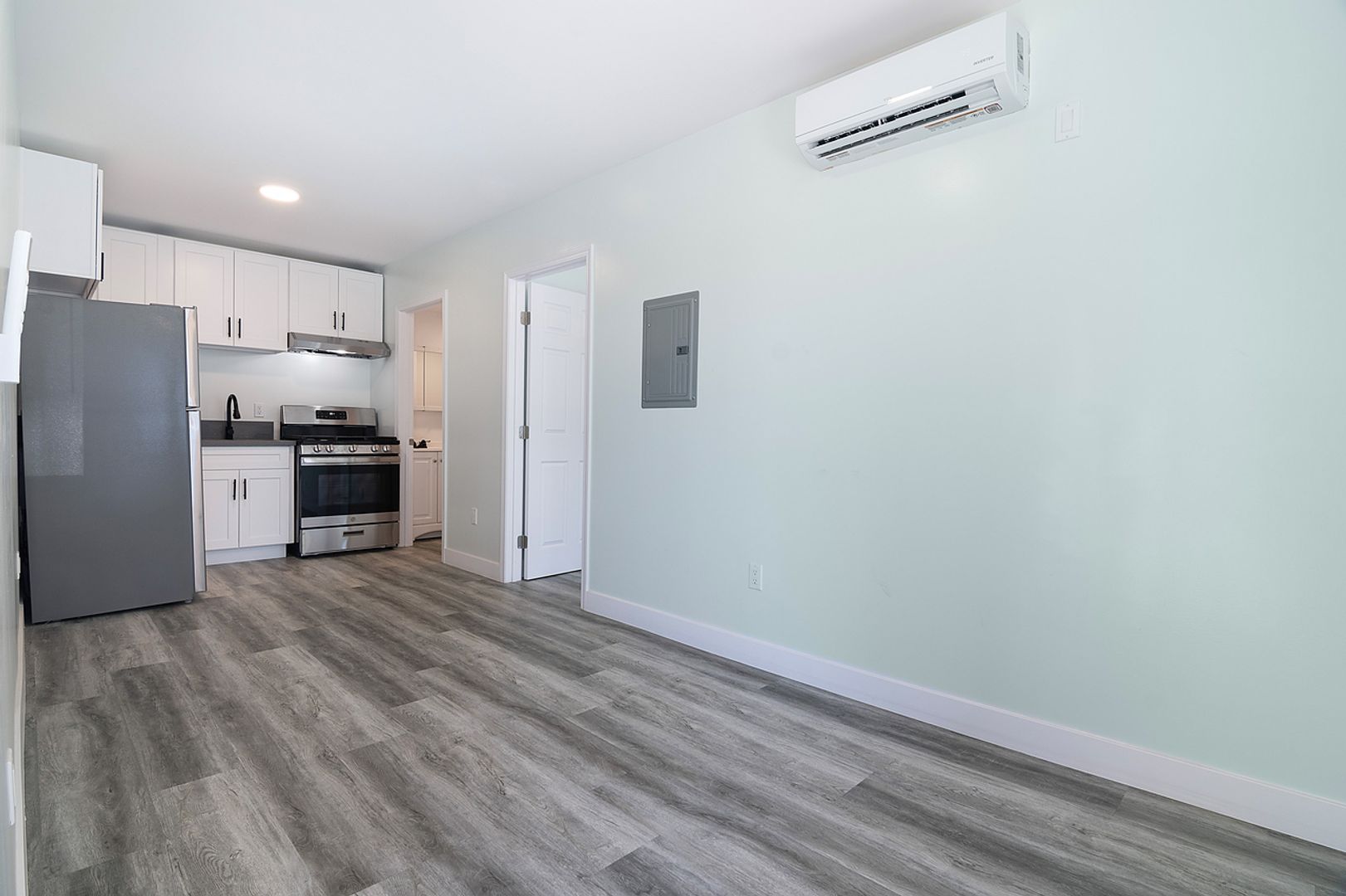 Los Angeles Apartment: 7112 S Harvard Blvd