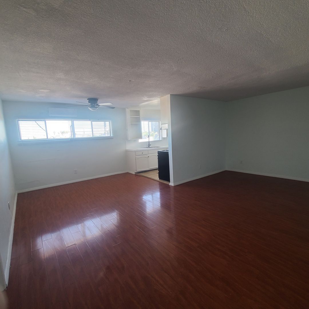 Los Angeles Apartment: 7112 S Harvard Blvd