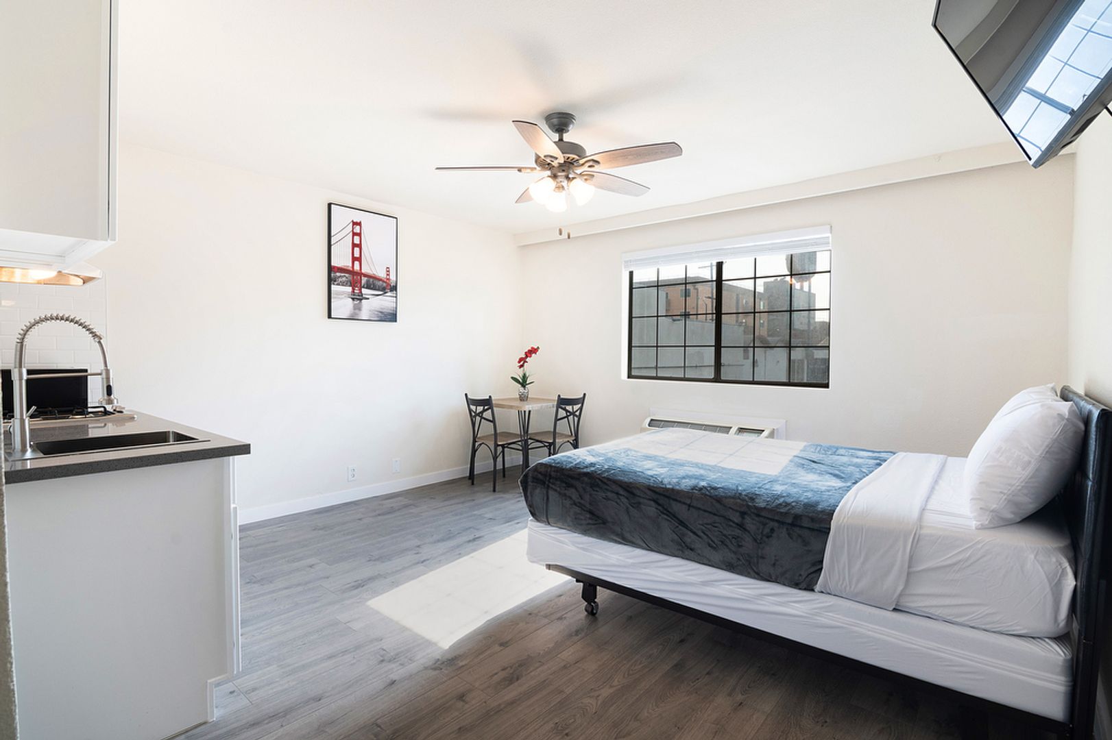 Los Angeles Apartment: 2025 W 3rd Street