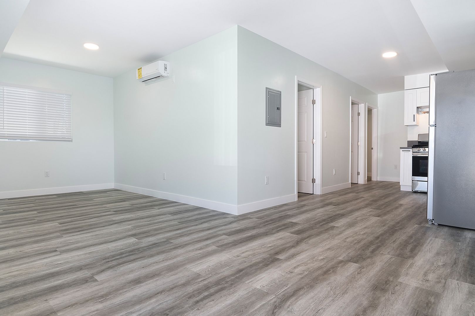 Los Angeles Apartment: 7112 S Harvard Blvd
