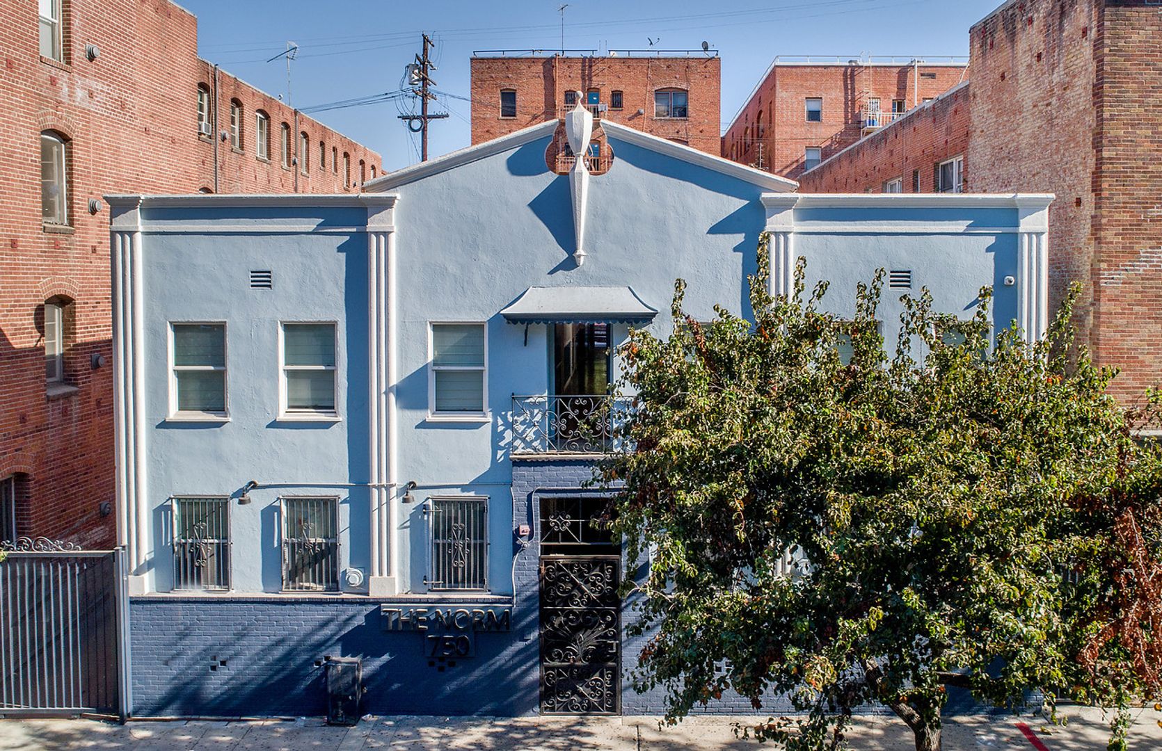 Los Angeles Apartment: 750 S Normandie Avenue