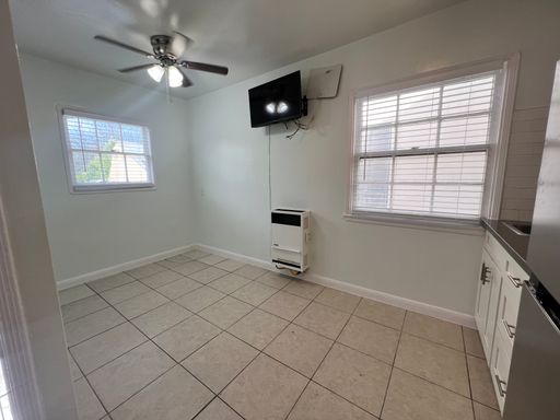 Crenshaw Park Apartments - Designer Studio steps from Wilshire Blvd - Larchmont Village adjacent! – photo 1
