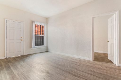 Fully Furnished Room w/ Hallway Bathroom Available Now!