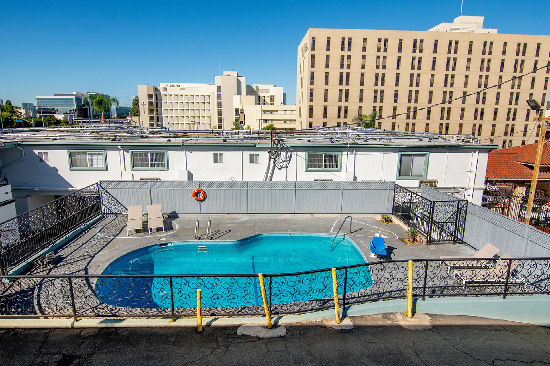 Los Angeles Apartment: 2025 W 3rd Street