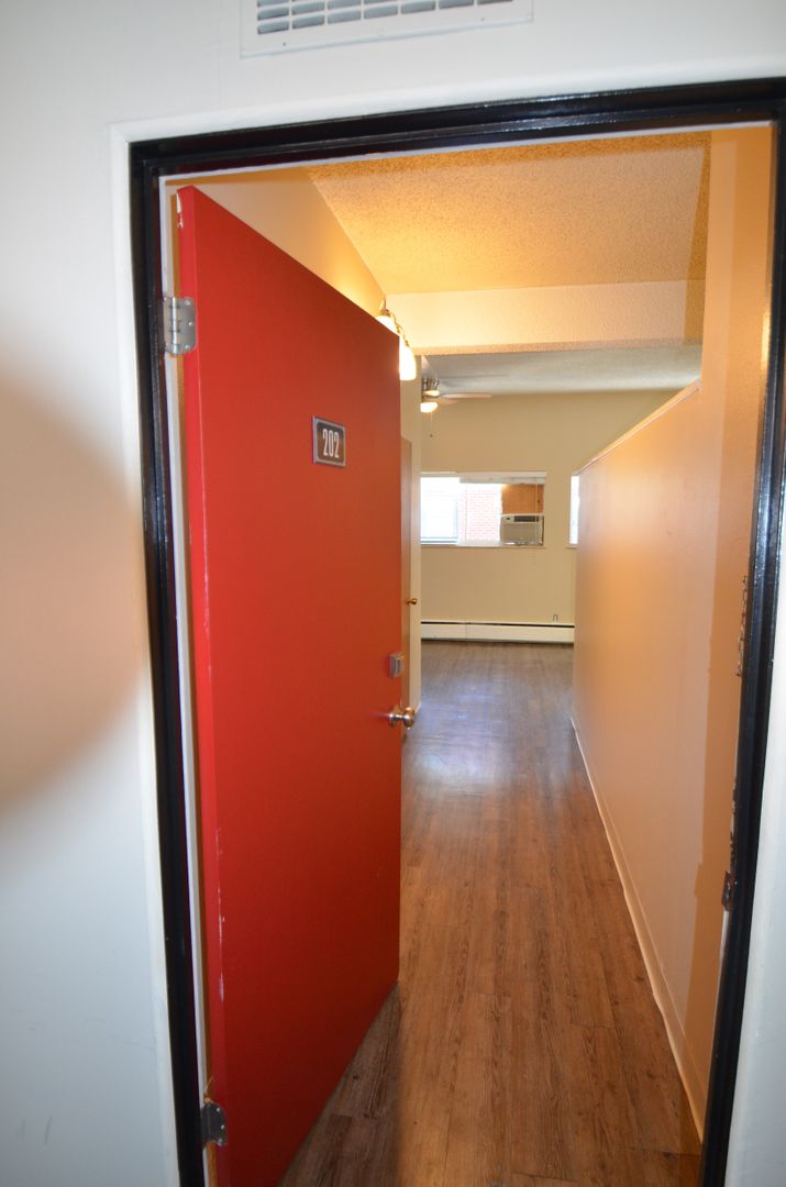 Denver Apartment: 2475 S York St
