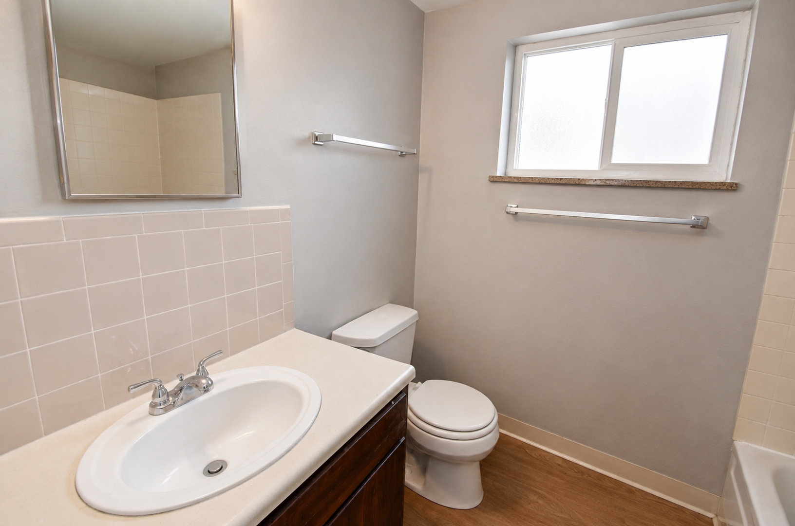 Littleton Apartment: 5561 S Delaware St