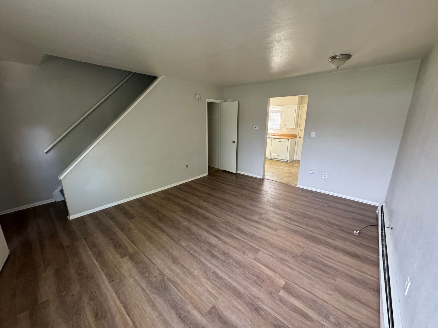 Centennial Apartment: 5707-5709 S Pearl St