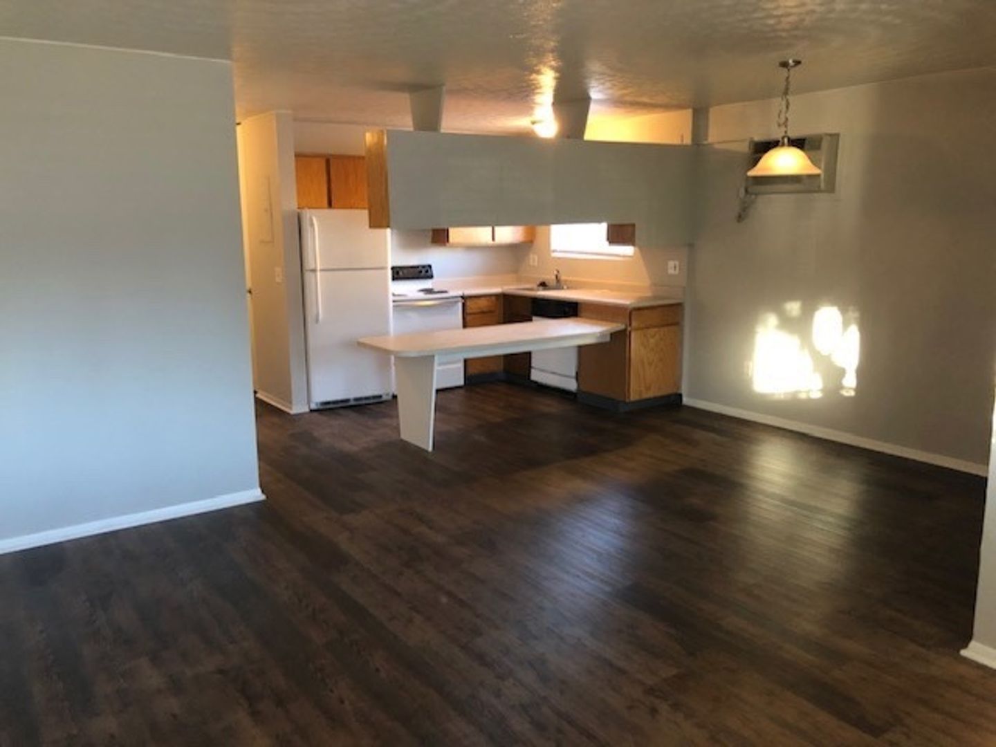 Littleton Apartment: 593 W Crestline Ave