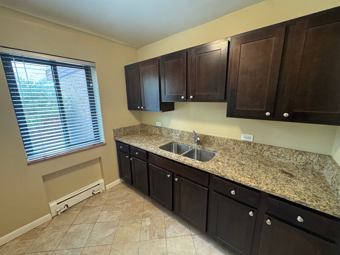 Poplar Apartments 4 of 15