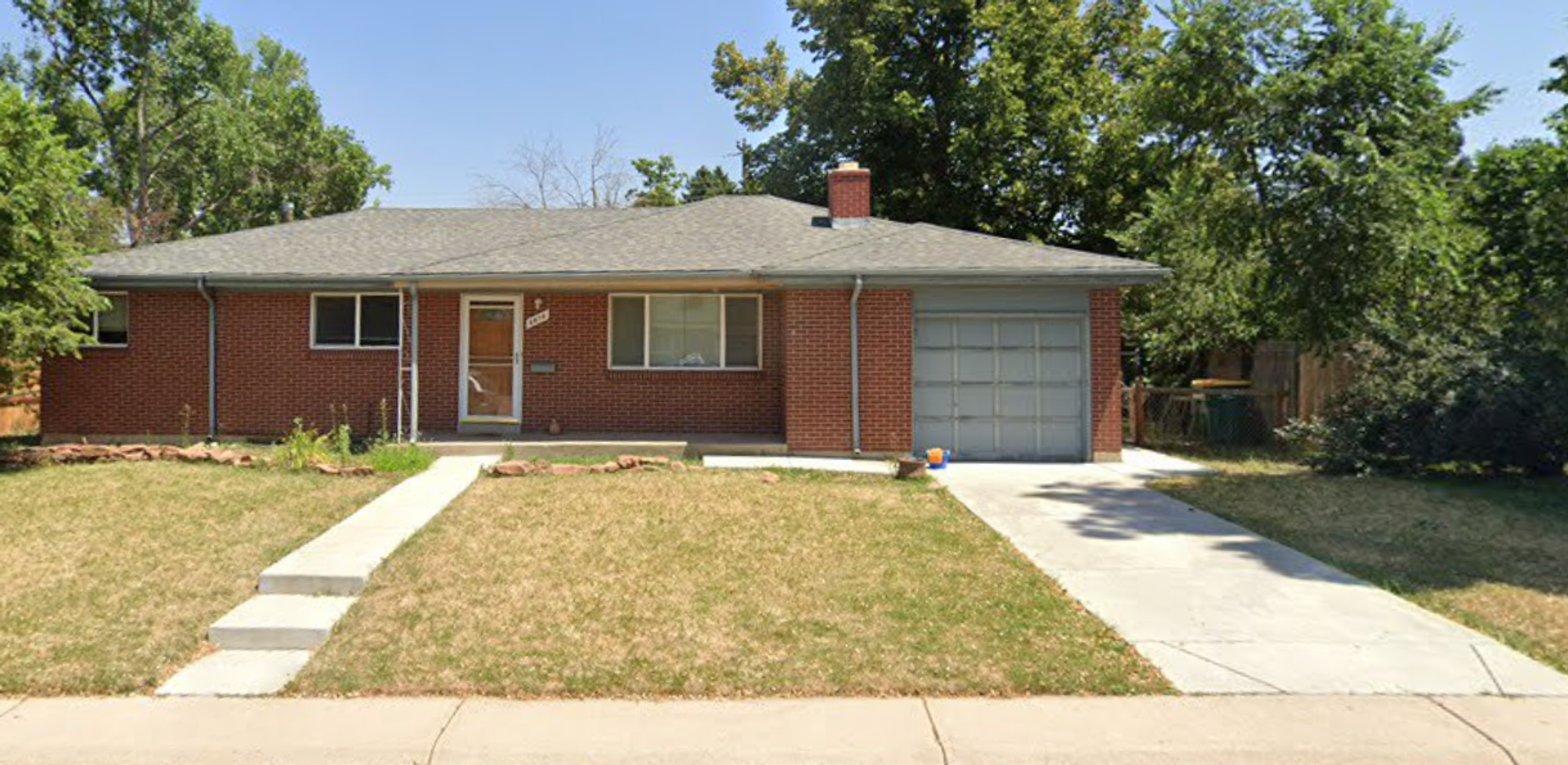 Centennial House: 6878 S Ulster Cir