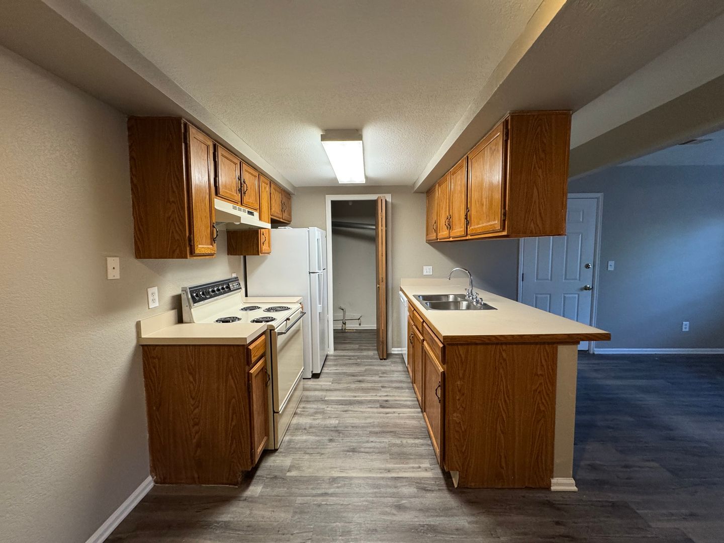 Littleton Apartment: 551 W Prentice Ave