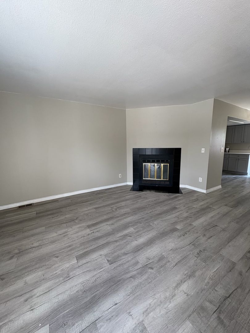 Aurora Apartment: 16071-16099 E 16th Ave