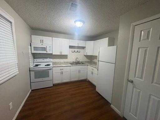 Garden Level 2-Bedroom Near Belmar, Parks & Dining – photo 1