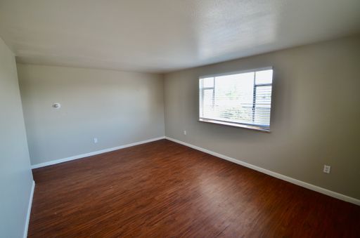 Spacious 2BR/1BA apartment home! – photo 1