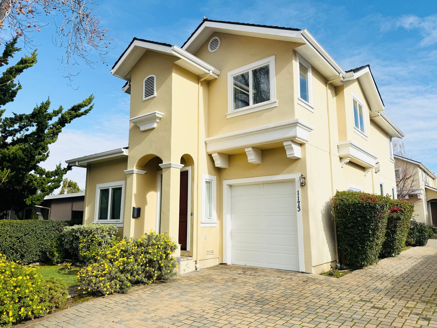 Mountain View House: 1173 Bonita Avenue