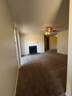3201 W Loop 289 Apt 054 – photo 1