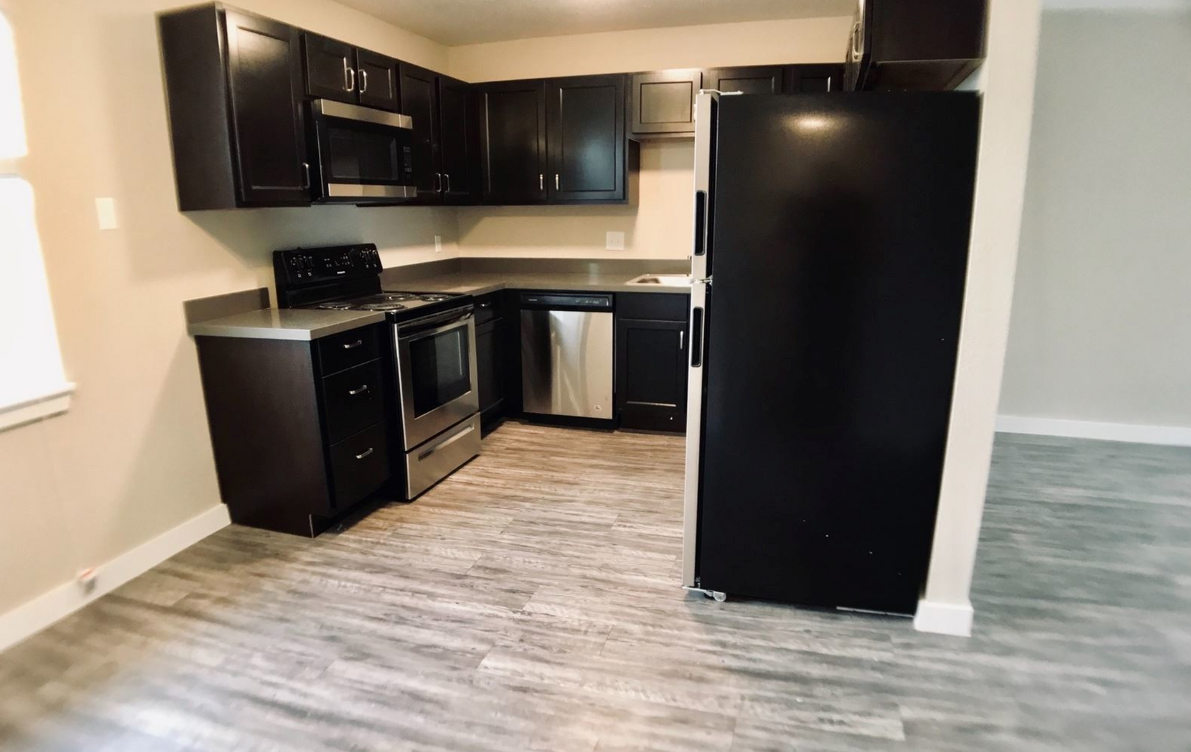 Norman Apartment: 1207 Crown Point Avenue