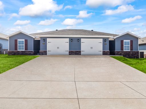 Woodward Park | 3 Bed • 2 Bath • Attached Garage! Apply Today! – photo 1