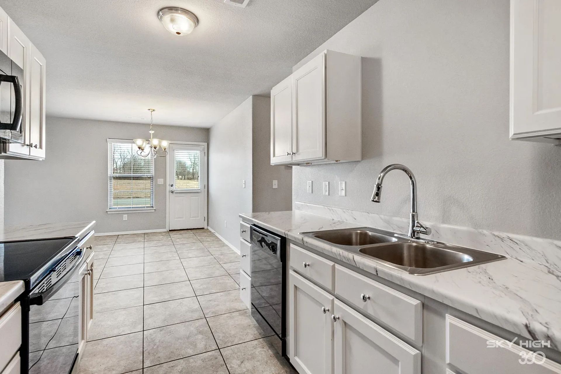 Siloam Springs Apartment: 1402 S. Haden Unit B