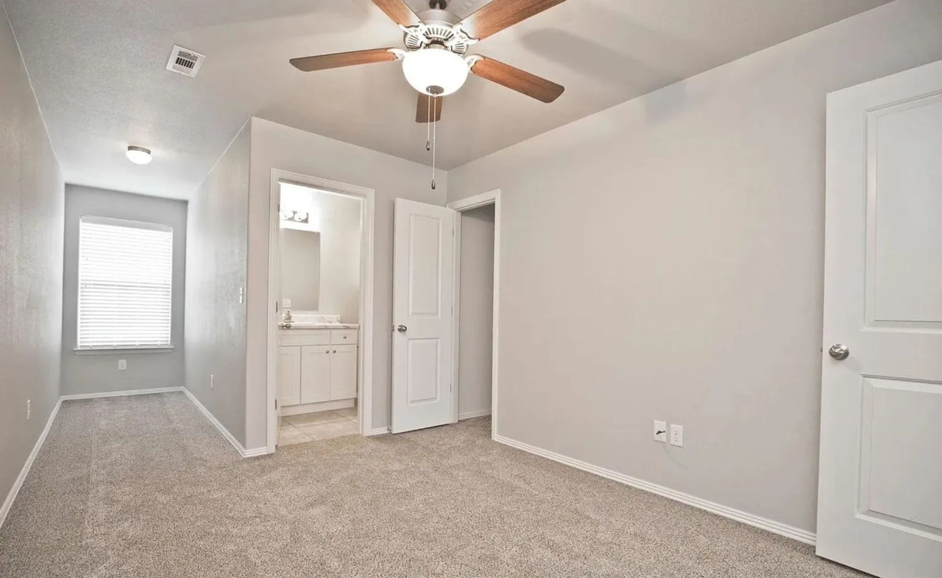 Siloam Springs Apartment: 1402 S. Haden Unit B