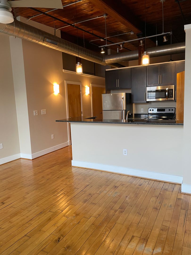Lynchburg Apartment: 612 Commerce Street