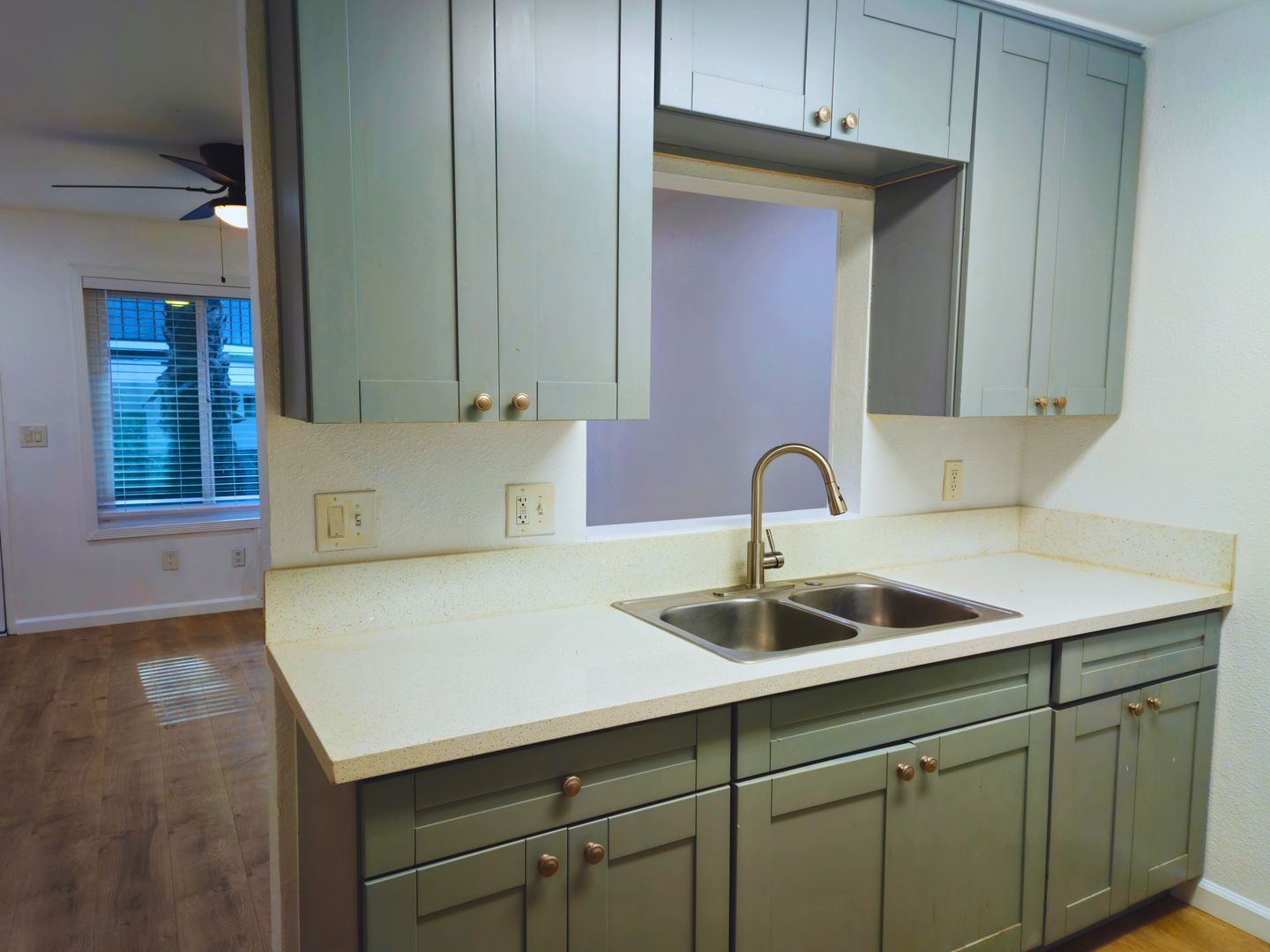 San Diego Apartment: 5492 Imperial Ave