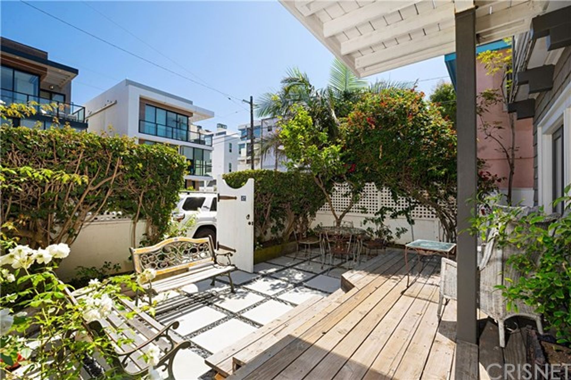 Marina Del Rey Apartment: 17 Hurricane St.