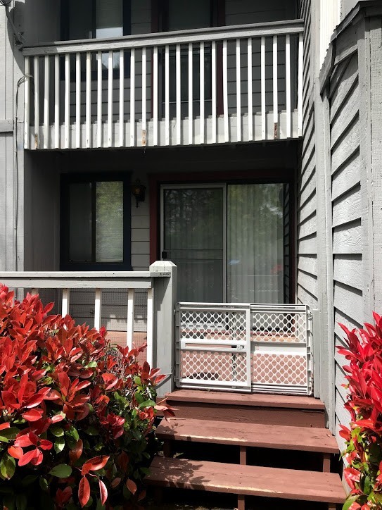 Jackson House: 207-C New York Ranch Rd