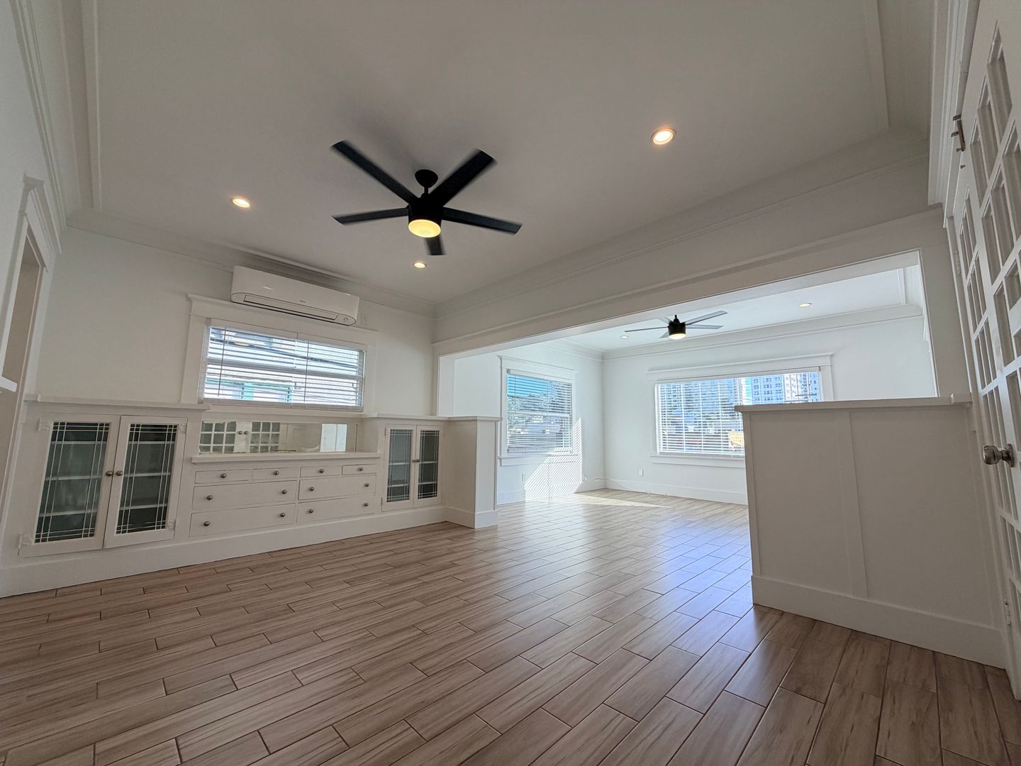 Long Beach Apartment: 717 E 1st St.