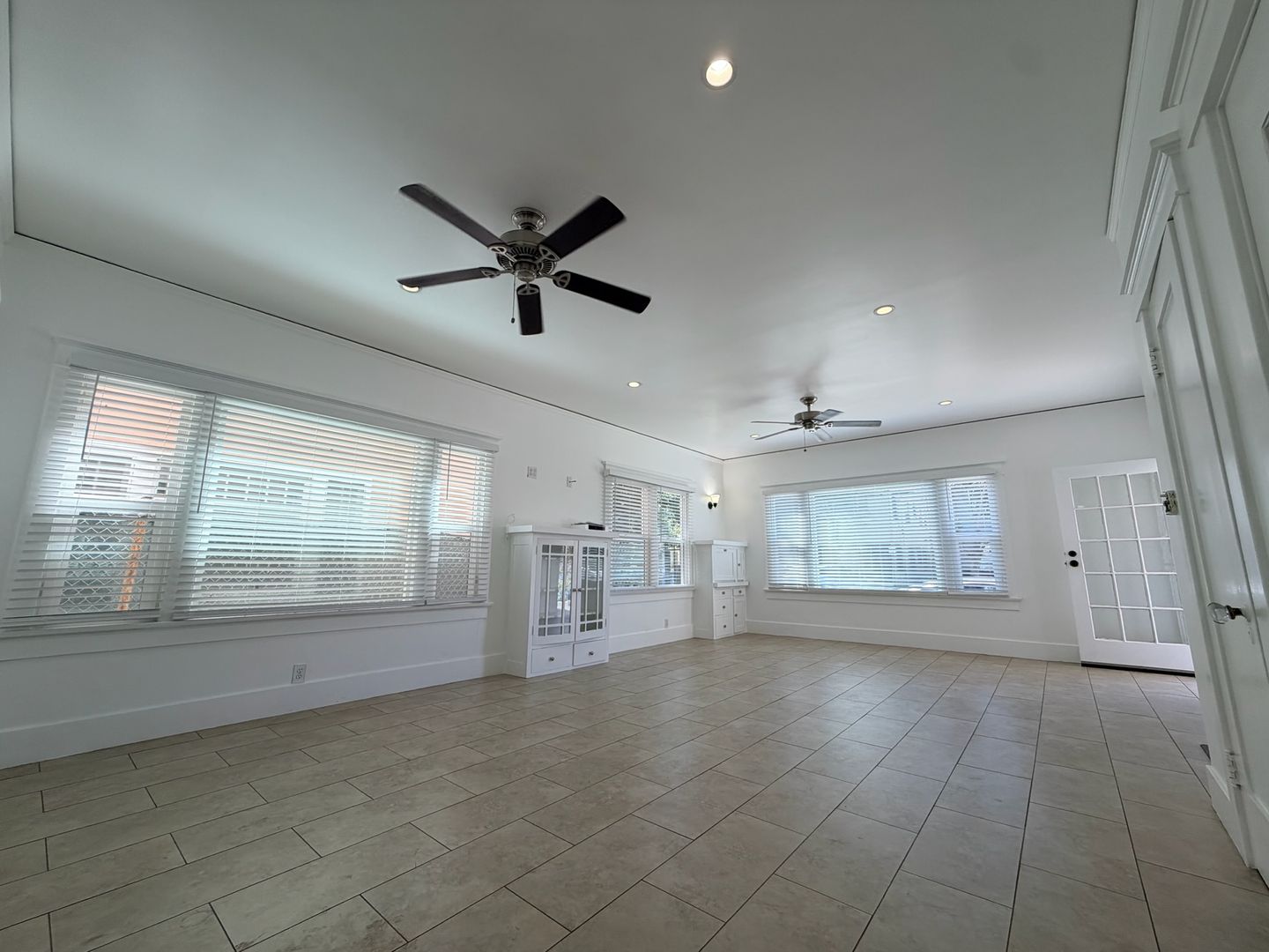 Long Beach Apartment: 142-148 Bonito