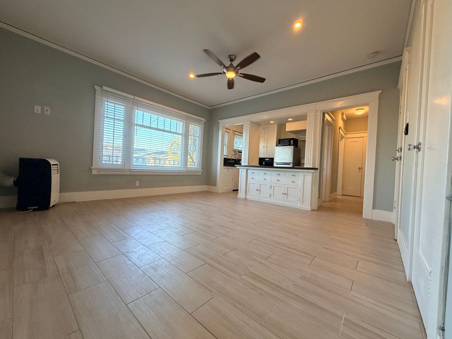 Long Beach Apartment: 142-148 Bonito