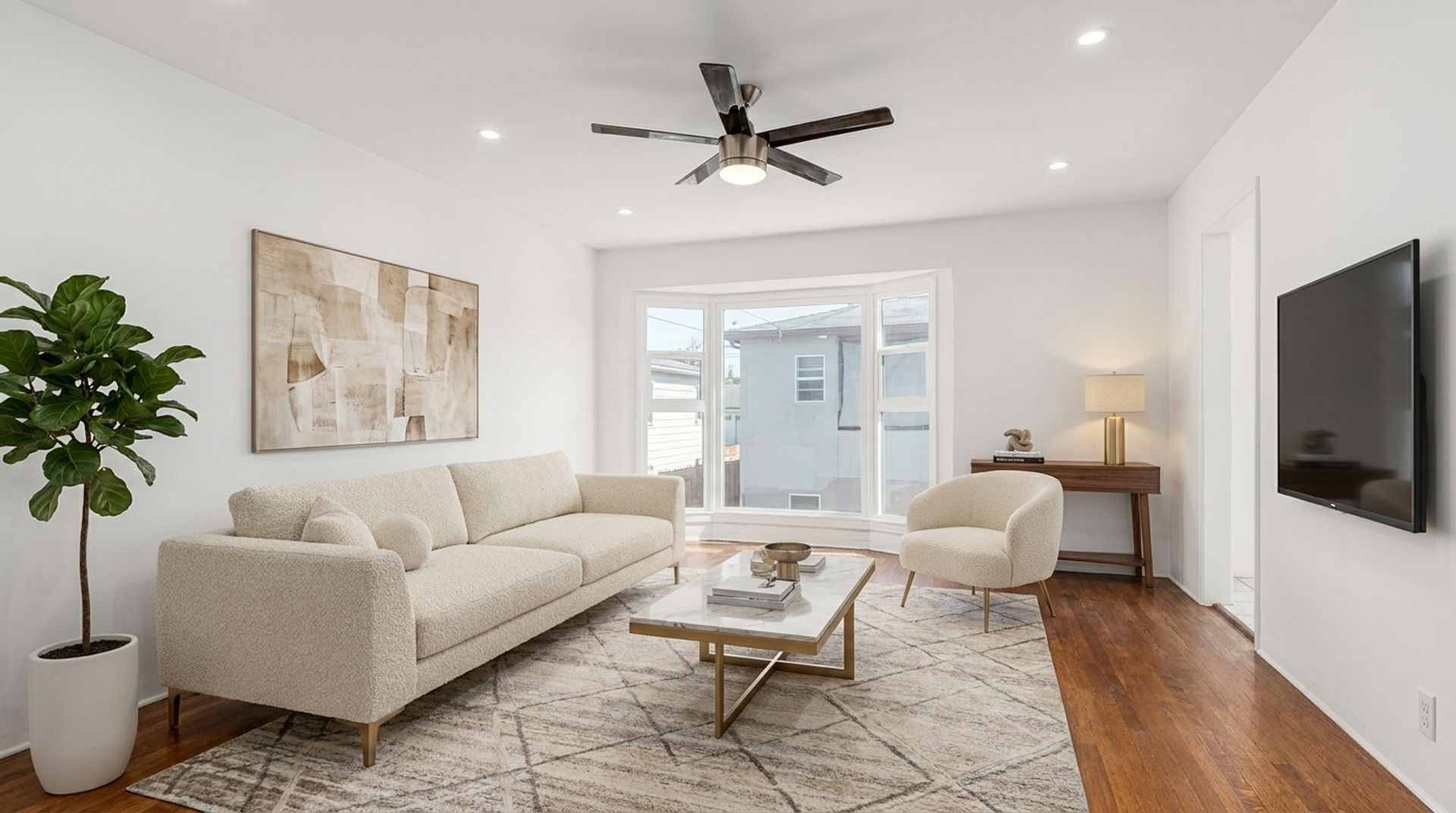 Long Beach Apartment: 126-132 Bonito Ave.