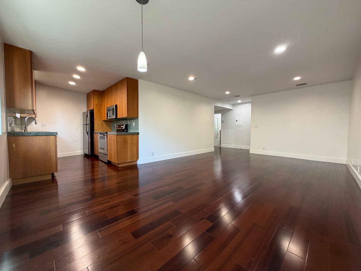 Westwood Condo: 10683 Holman Ave Unit 3