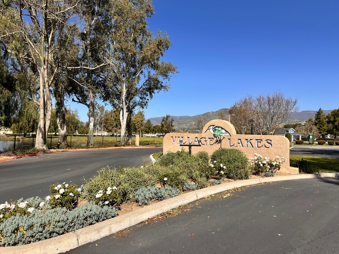 Highland House: 28638 Strathmore Rd