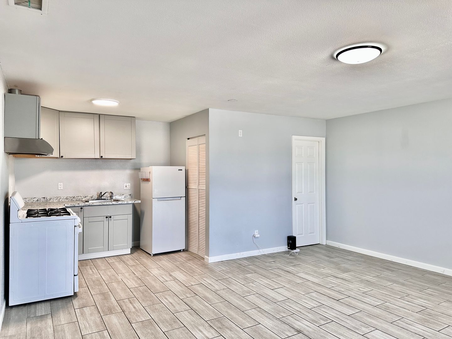 Moreno Valley Apartment: 27390 Alessandro Blvd.