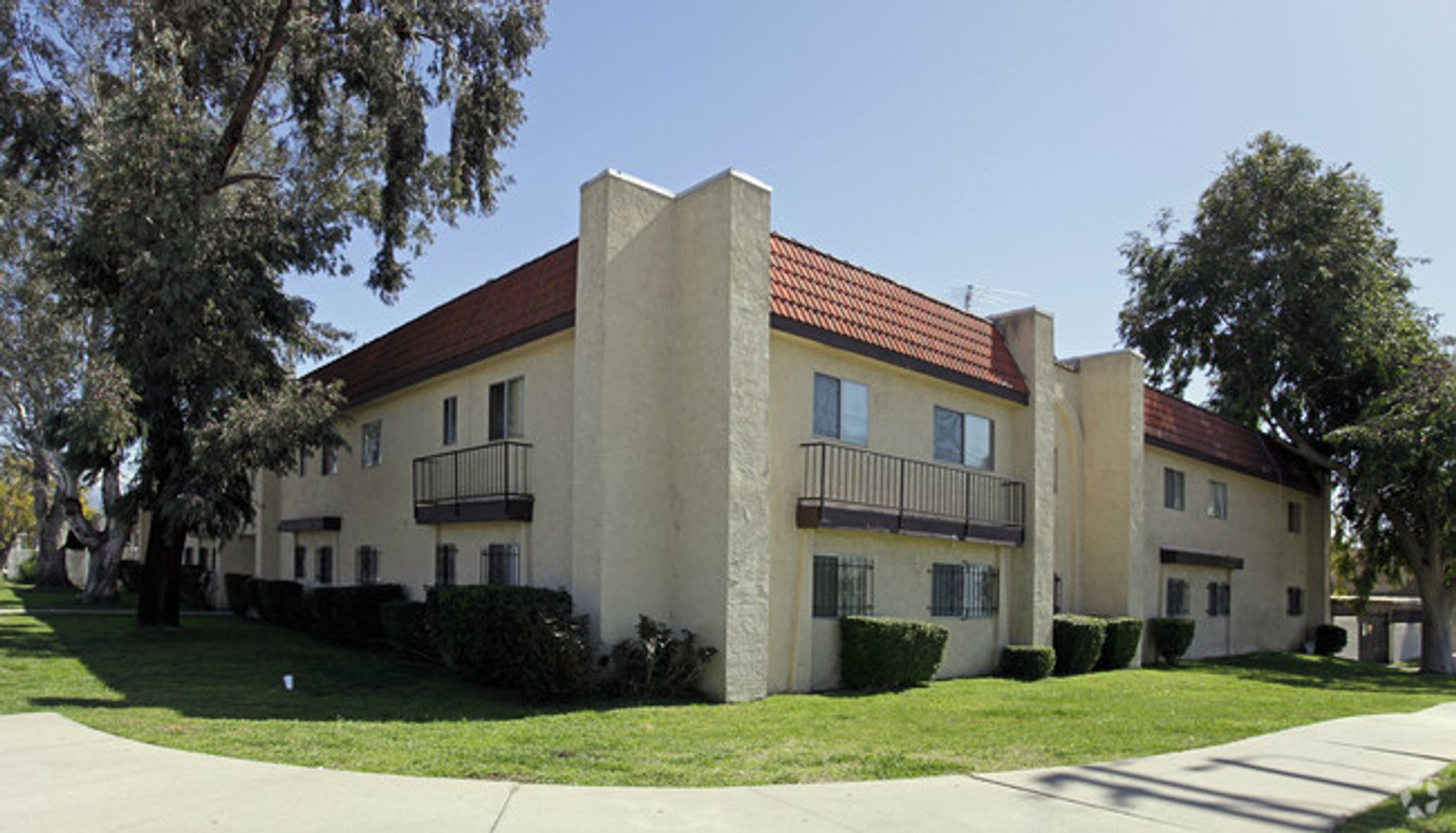 San Bernardino Apartment: 1405 E. Lynwood Dr.