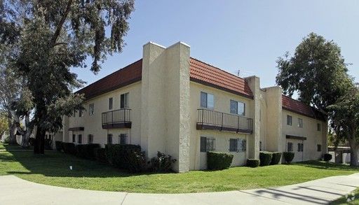 2 Bed, 1 Bath Apartment in San Bernardino available for rent! – photo 1