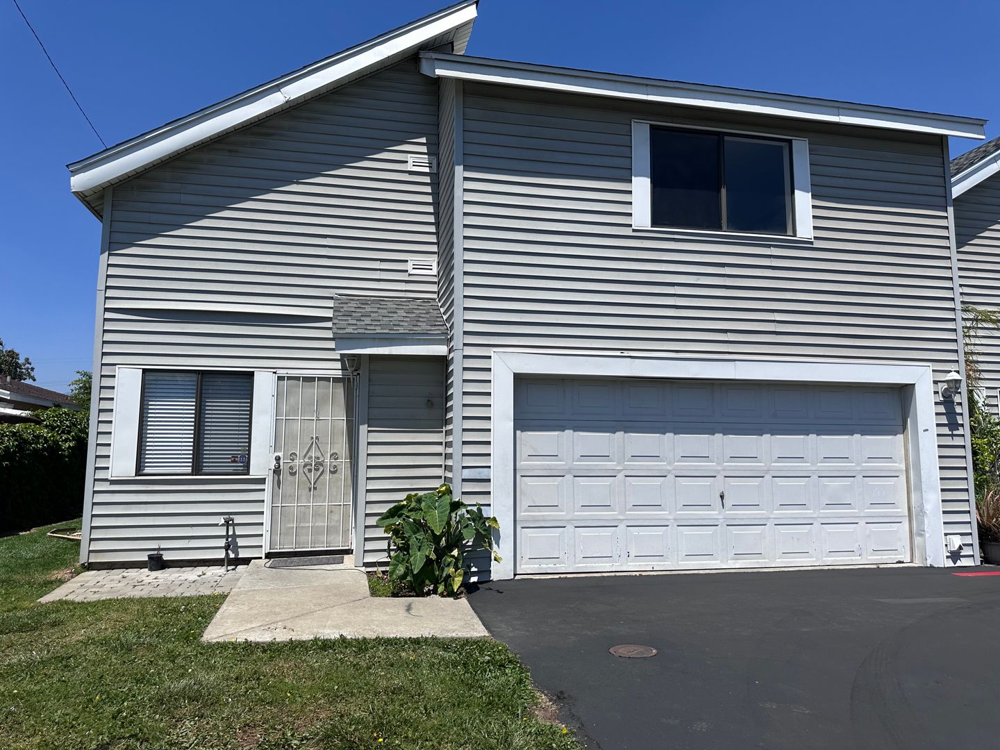 Ontario House: 728 W. Phillips St. #1